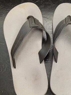 Men's Flip Flops Size 7 / 8